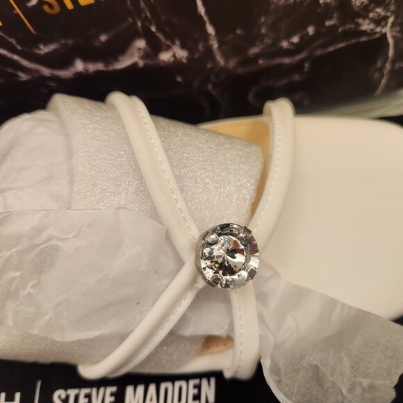 Jessica Rich with Steve Madden "Anya" White Block heeled Sandals. NIB. 9 - Picture 3 of 12